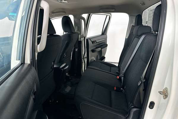 2021 Toyota HILUX SR (4x4) GUN126R 4X4