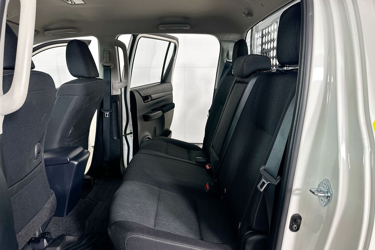 2024 Toyota HILUX SR 48V (4x4) GUN126R 4X4