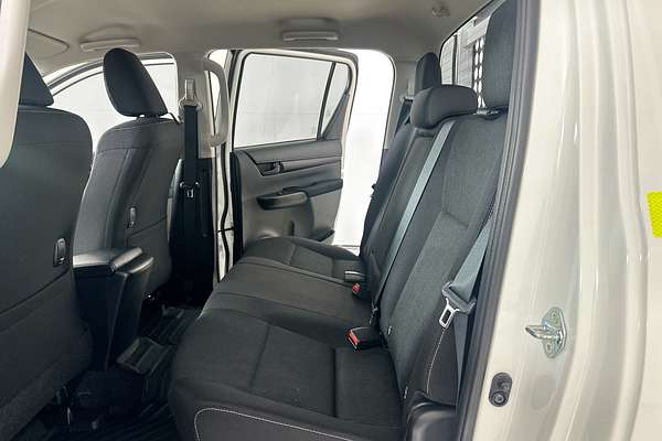 2024 Toyota HILUX SR 48V (4x4) GUN126R 4X4