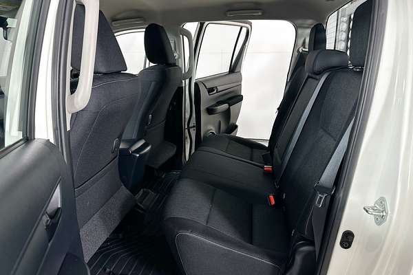 2023 Toyota HILUX SR (4x4) GUN126R 4X4