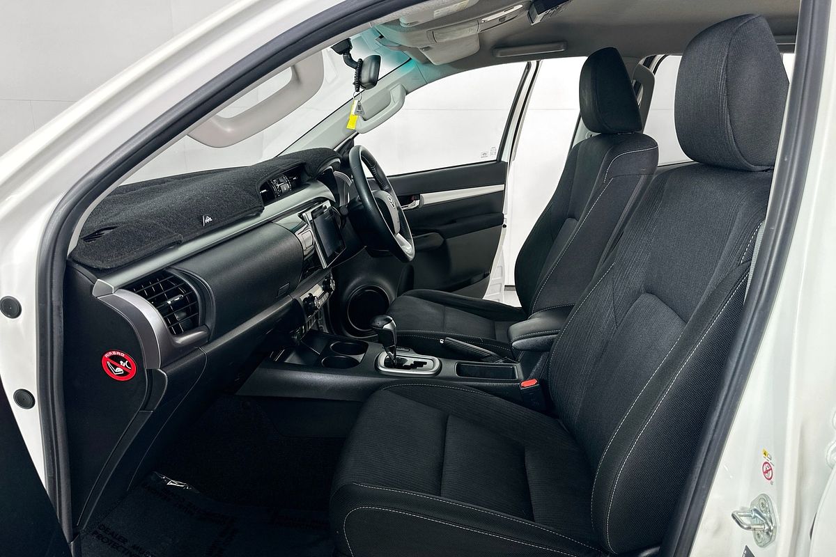 2019 Toyota HILUX SR5 (4x4) GUN126R MY19 4X4