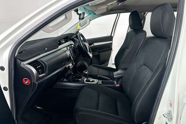 2019 Toyota HILUX SR5 (4x4) GUN126R MY19 4X4