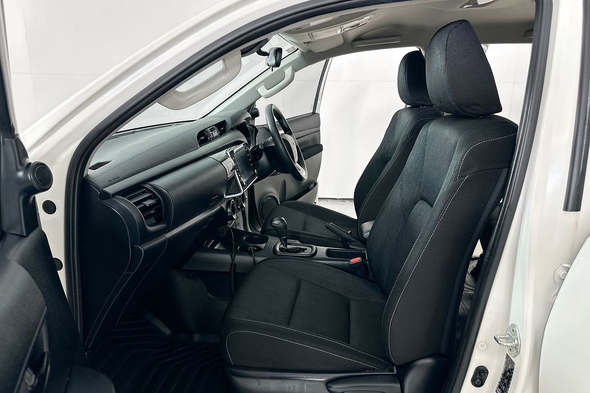 2022 Toyota HILUX SR (4x4) GUN126R 4X4