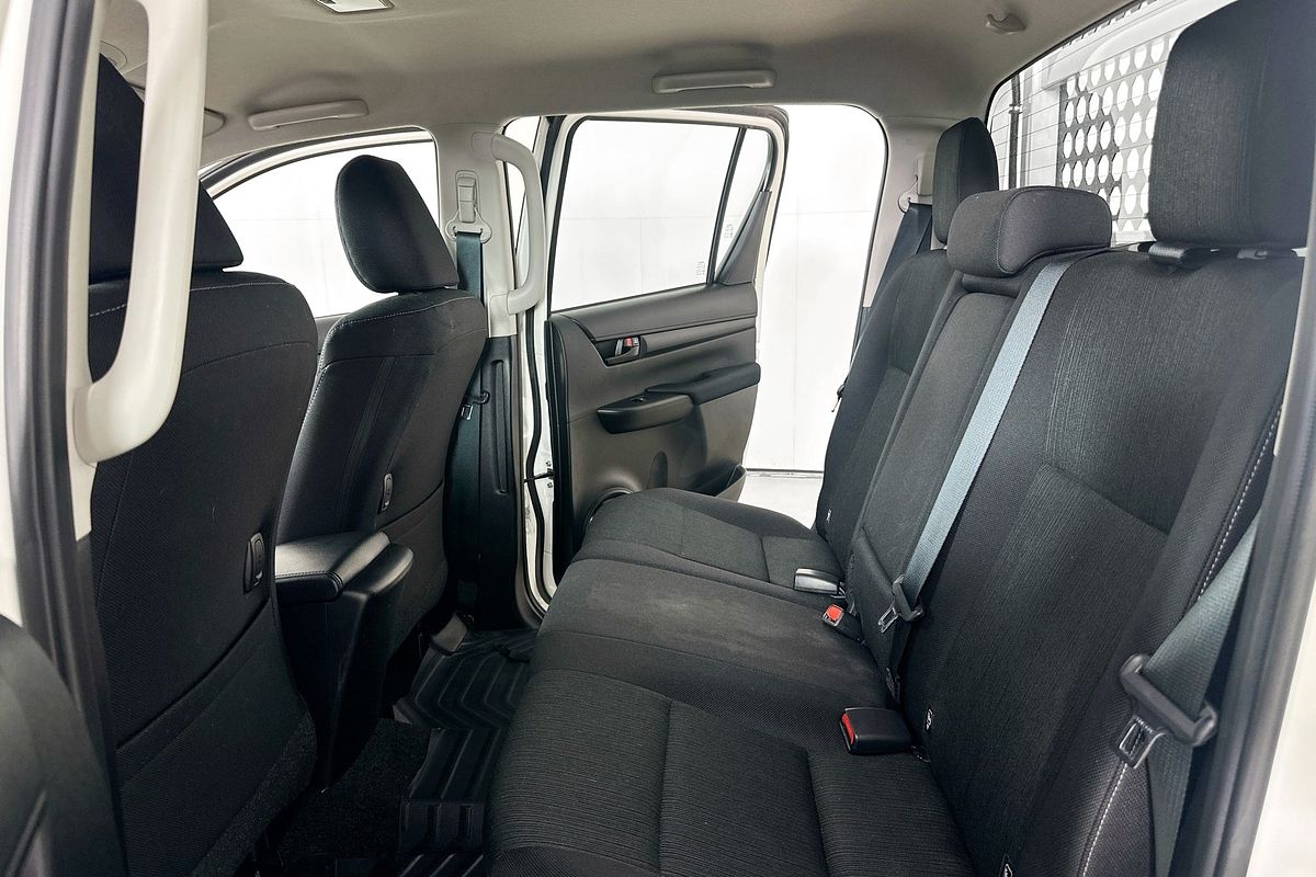 2025 Toyota HILUX SR 48V (4x4) GUN126R RC 4X4