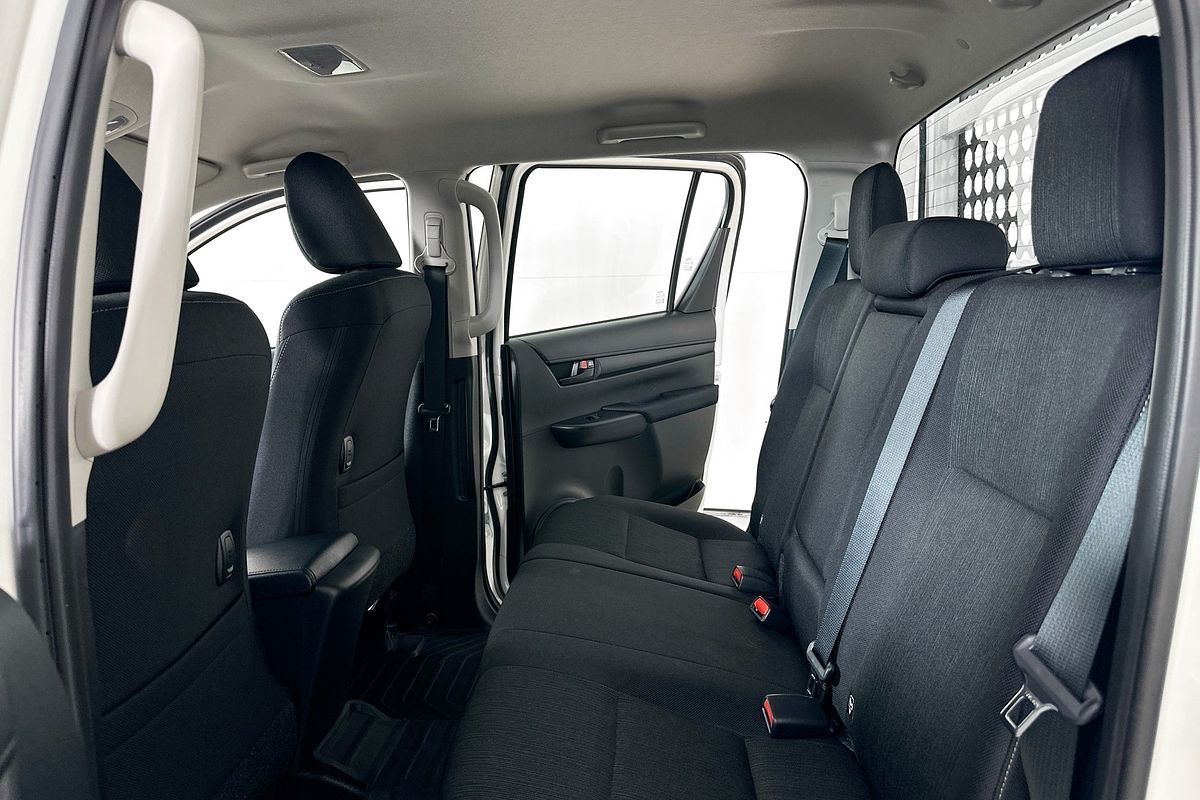 2025 Toyota HILUX SR (4x4) STEEL WHEELS GUN126R RC 4X4