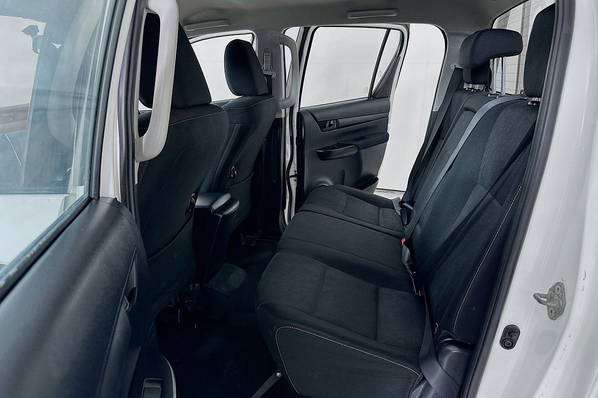 2019 Toyota HILUX SR (4x4) GUN126R MY19 4X4
