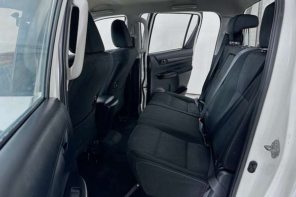 2019 Toyota HILUX SR (4x4) GUN126R MY19 4X4