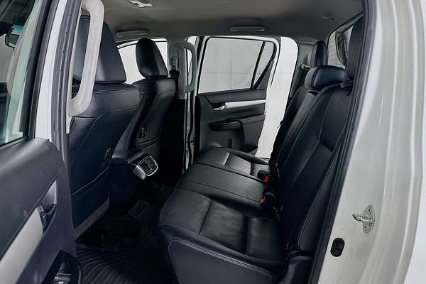 2020 Toyota HILUX SR5 (4x4) GUN126R MY19 UPGRADE 4X4