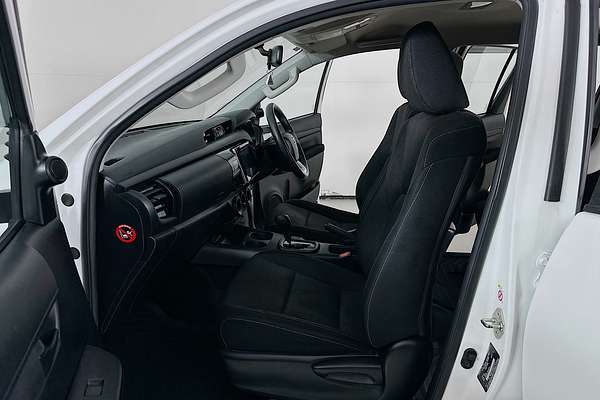 2018 Toyota HILUX SR (4x4) GUN126R MY17 4X4