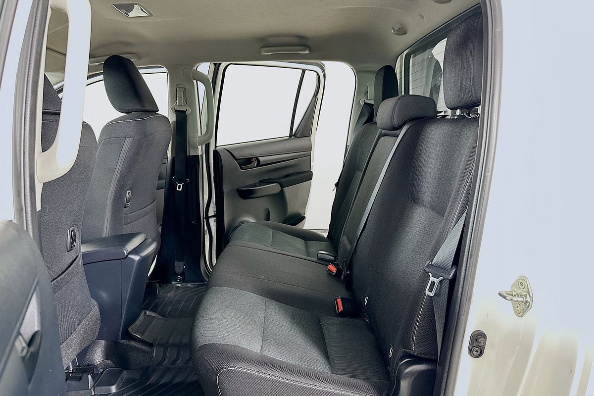 2024 Toyota HILUX SR (4x4) GUN126R FACELIFT 4X4