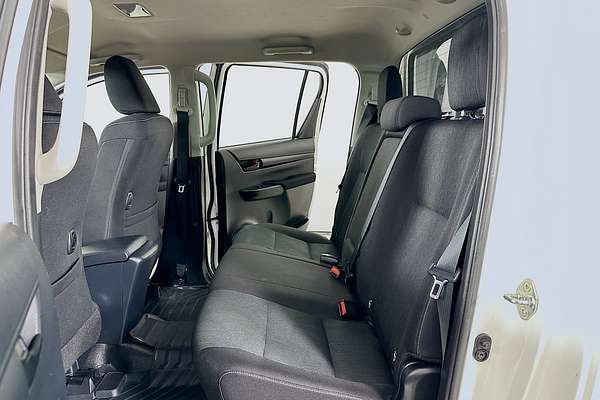 2024 Toyota HILUX SR (4x4) GUN126R FACELIFT 4X4