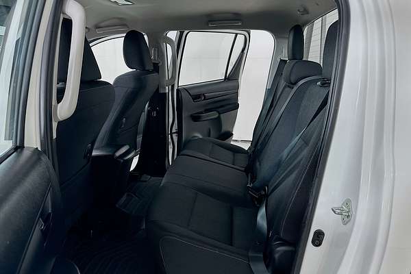 2024 Toyota Hilux SR 48V GUN126R 4X4