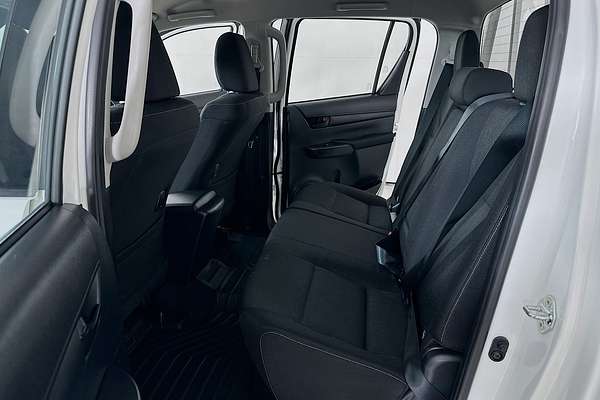 2024 Toyota Hilux SR 48V GUN126R 4X4