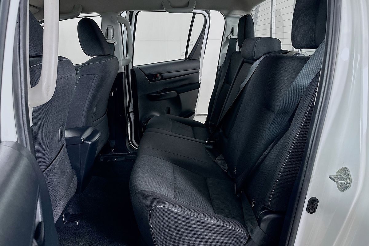2024 Toyota Hilux SR 48V GUN126R 4X4