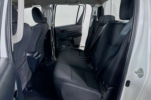 2024 Toyota Hilux SR 48V GUN126R 4X4