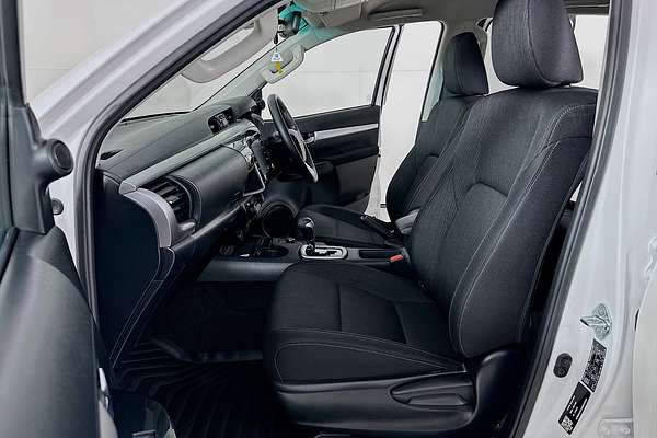 2024 Toyota Hilux SR5 (4x4) GUN126R 4X4