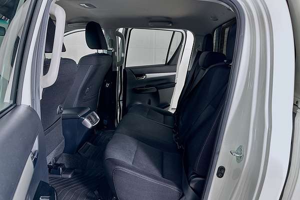2020 Toyota HILUX SR5 GUN126R 4X4