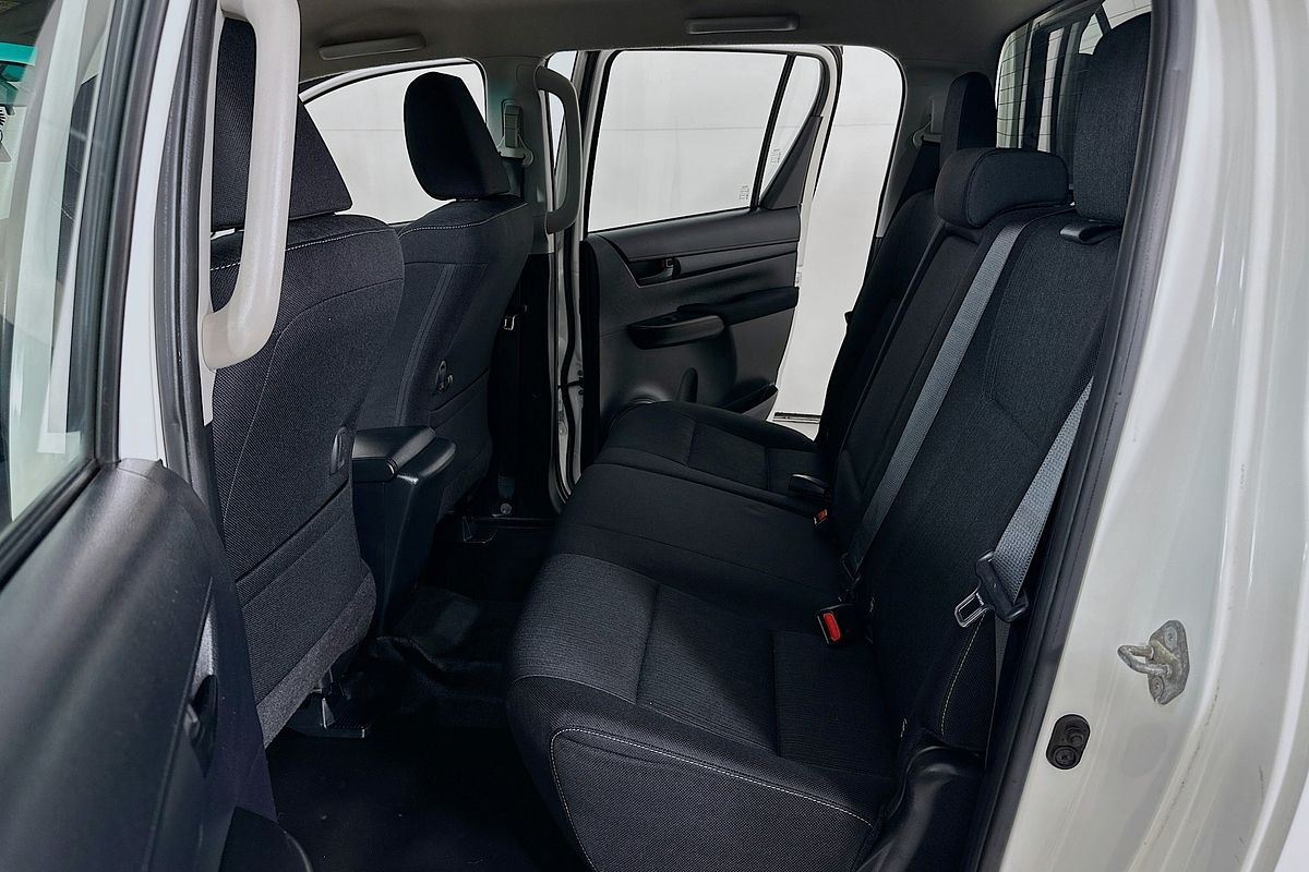 2019 Toyota HILUX SR (4x4) GUN126R MY19 4X4