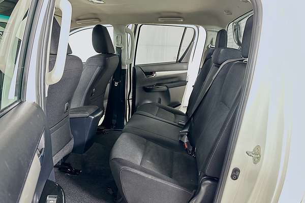 2016 Toyota HILUX SR5 (4x4) GUN126R 4X4
