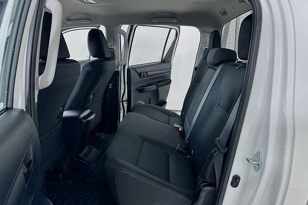 2023 Toyota HILUX SR GUN126R 4X4