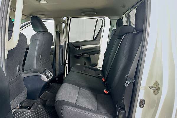 2018 Toyota HILUX SR5 (4x4) GUN126R MY17 4X4