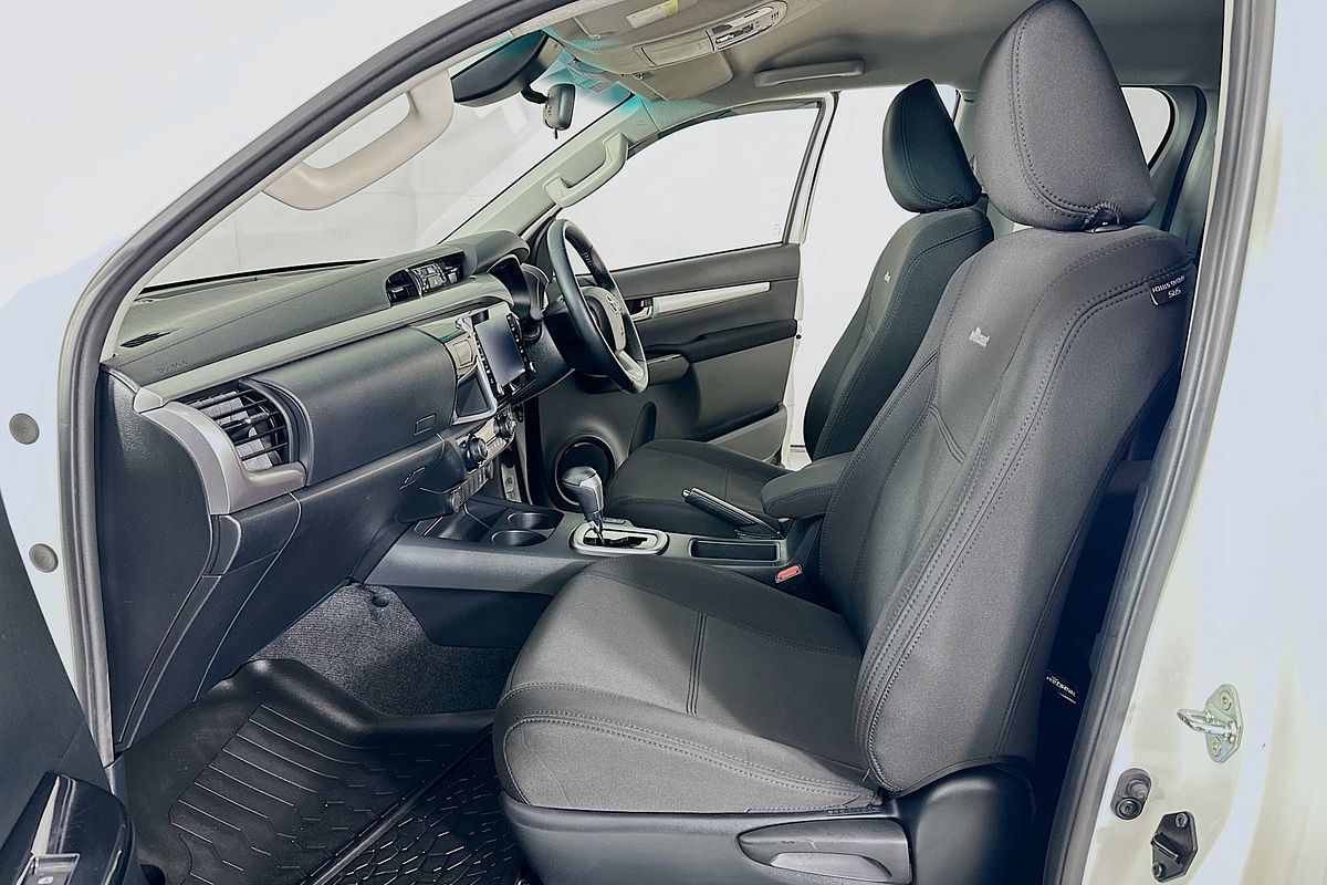 2023 Toyota HILUX SR5 (4x4) GUN126R 4X4
