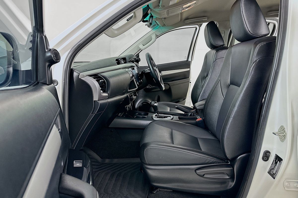 2021 Toyota HILUX SR5+ (4x4) GUN126R FACELIFT 4X4