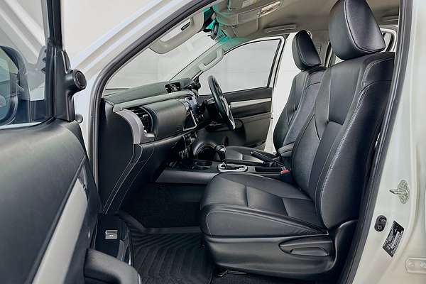2021 Toyota HILUX SR5+ (4x4) GUN126R FACELIFT 4X4