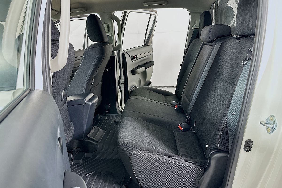 2024 Toyota HILUX SR (4x4) GUN126R 4X4