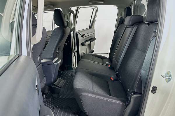 2024 Toyota HILUX SR (4x4) GUN126R 4X4