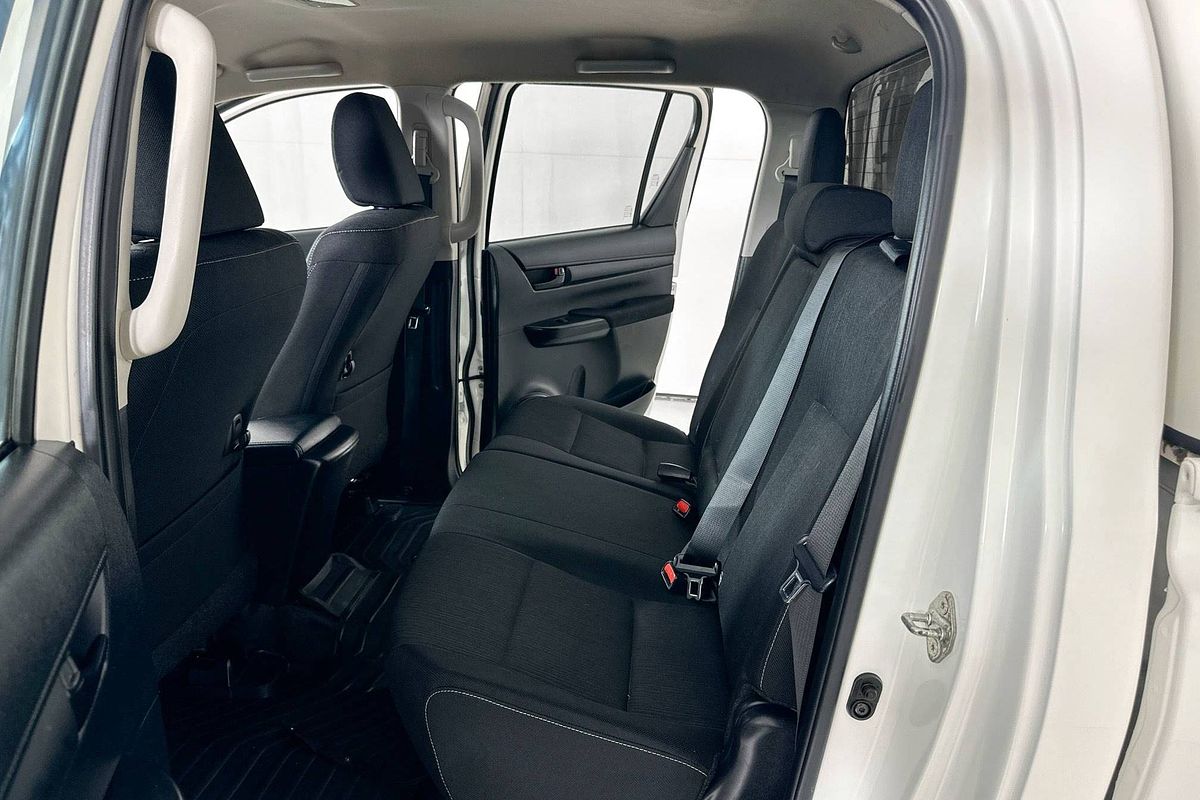 2018 Toyota HILUX SR (4x4) GUN126R MY19 4X4