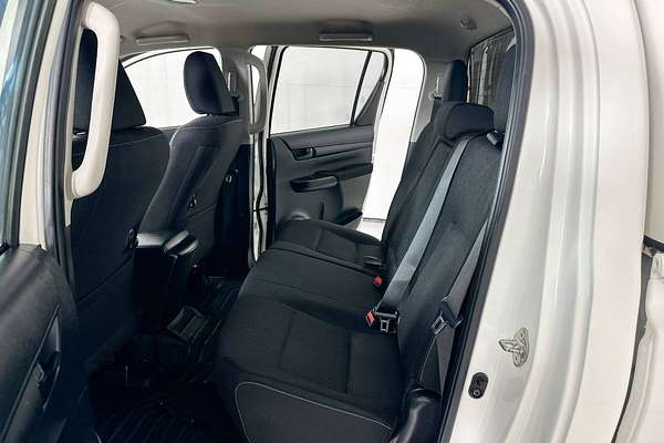 2018 Toyota HILUX SR (4x4) GUN126R MY19 4X4