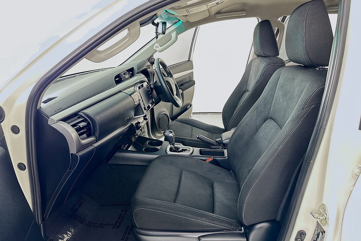 2021 Toyota HILUX SR5 (4x4) GUN126R 4X4