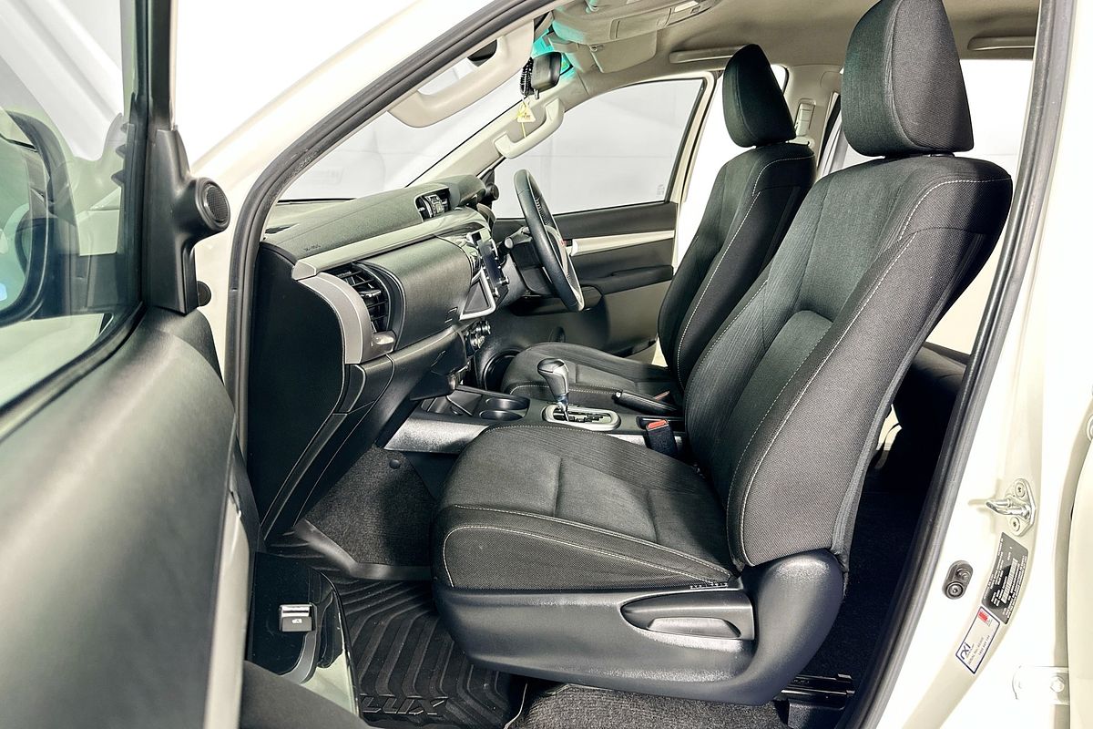 2021 Toyota HILUX SR5 (4x4) GUN126R 4X4