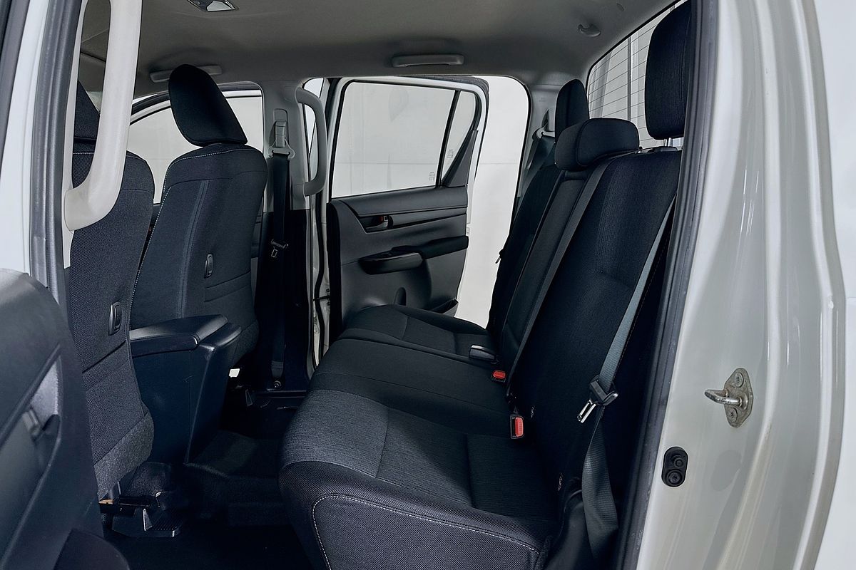 2021 Toyota HILUX SR (4x4) GUN126R FACELIFT 4X4
