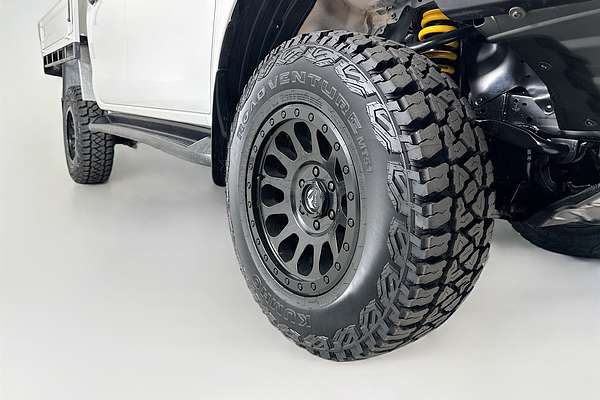 2020 Toyota HILUX SR (4x4) GUN126R MY19 UPGRADE 4X4