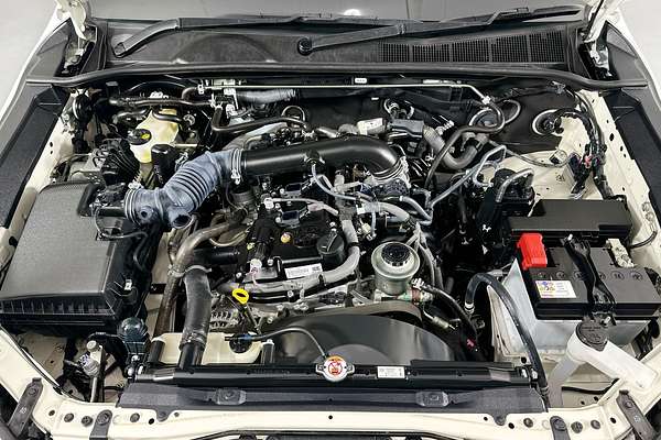 2025 Toyota HILUX WORKMATE (4x2) TGN121R RC REAR WHEEL DRIVE