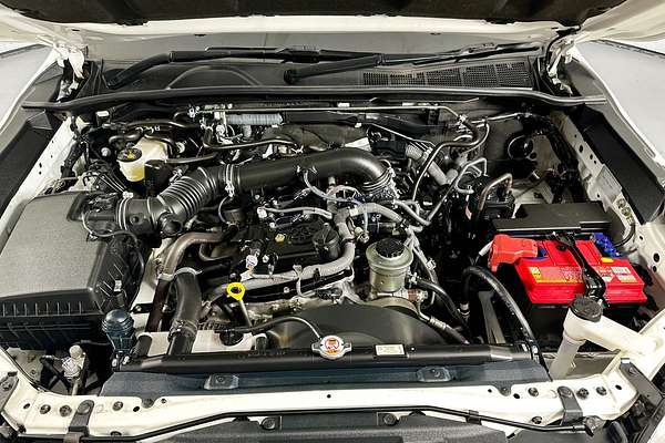 2018 Toyota HILUX WORKMATE TGN121R MY17 REAR WHEEL DRIVE