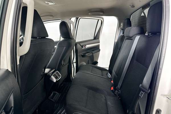 2022 Toyota HILUX SR5 (4x4) GUN126R 4X4