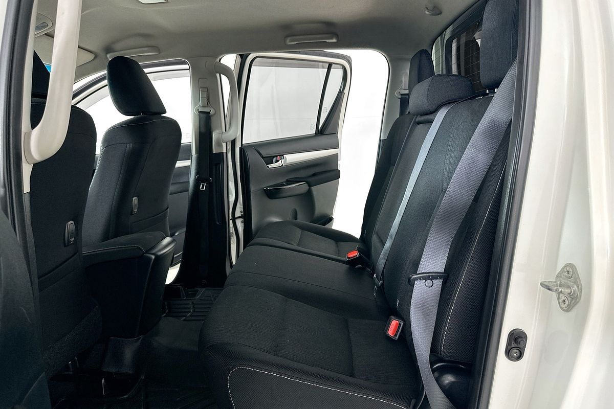 2017 Toyota HILUX SR5 (4x4) GUN126R MY17 4X4