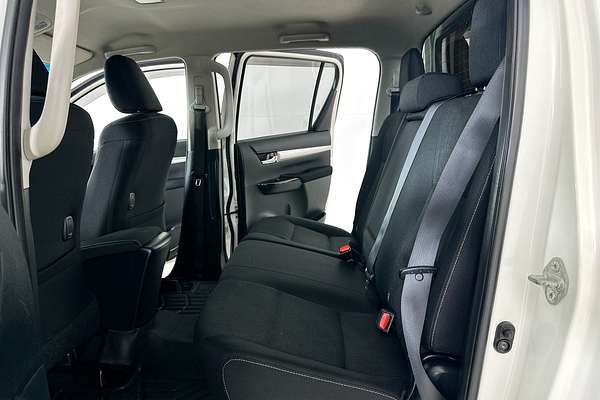 2017 Toyota HILUX SR5 (4x4) GUN126R MY17 4X4