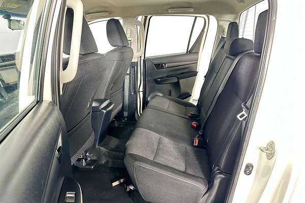 2019 Toyota HILUX SR (4x4) GUN126R MY19 4X4