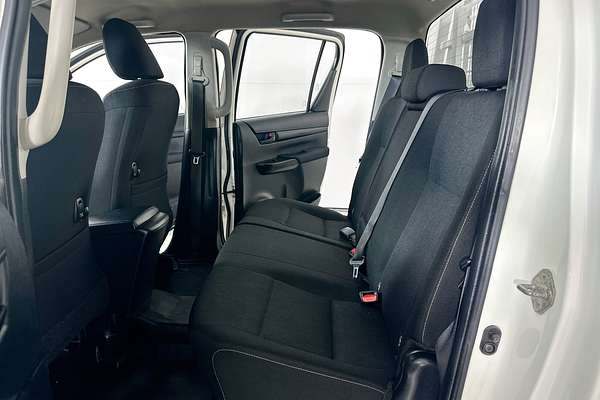 2018 Toyota HILUX SR (4x4) GUN126R MY19 4X4