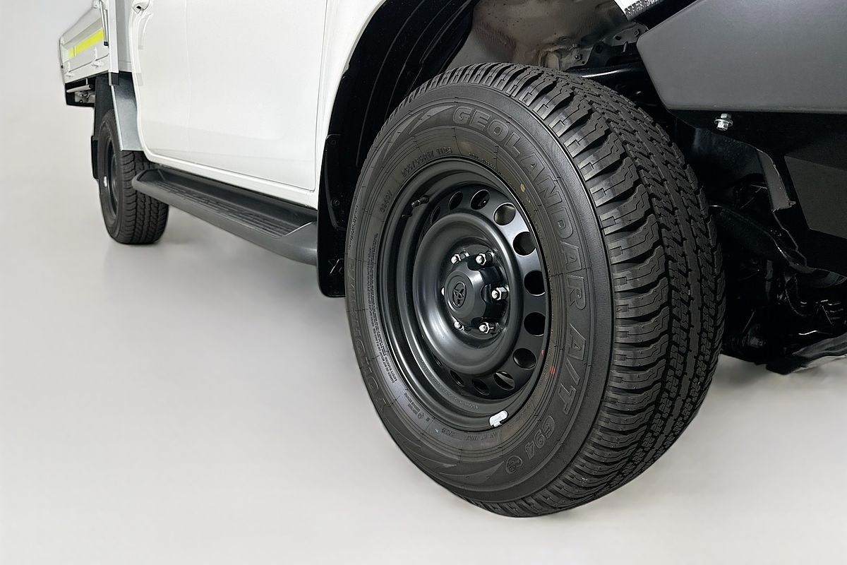 2025 Toyota HILUX SR (4x4) STEEL WHEELS GUN126R RC 4X4