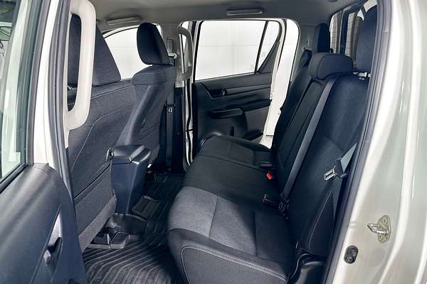 2019 Toyota HILUX SR (4x4) GUN126R MY19 4X4