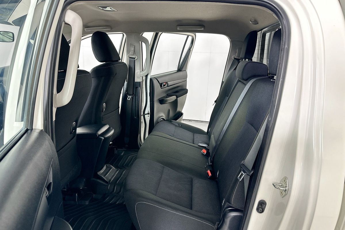 2019 Toyota HILUX SR (4x4) GUN126R MY19 4X4