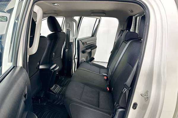 2019 Toyota HILUX SR (4x4) GUN126R MY19 4X4