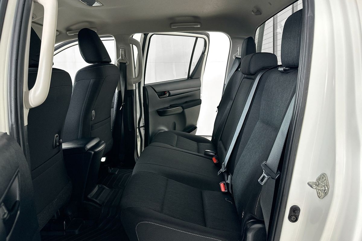 2021 Toyota HILUX SR (4x4) GUN126R FACELIFT 4X4