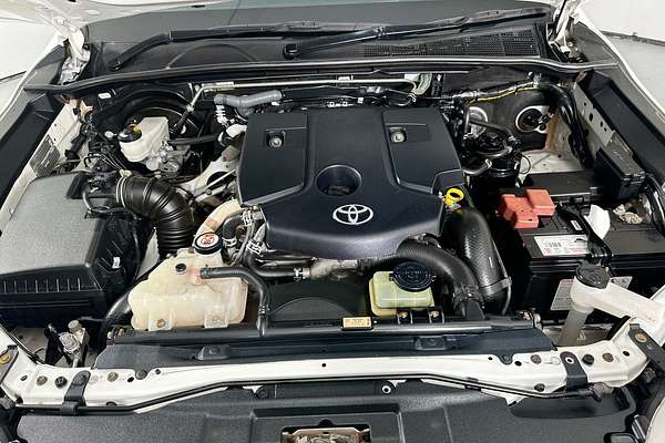 2017 Toyota HILUX SR (4x4) GUN126R 4X4