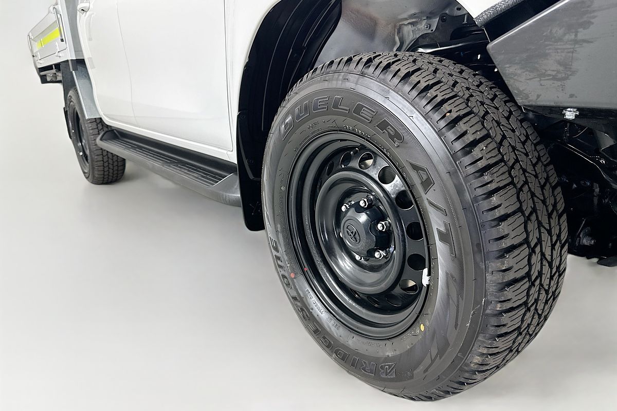 2025 Toyota HILUX SR (4x4) STEEL WHEELS GUN126R RC 4X4